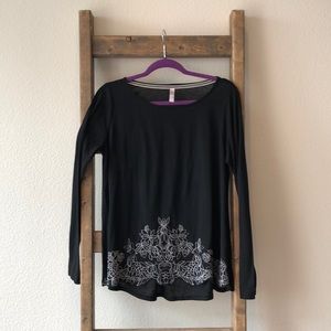 Women’s L black long sleeve shirt